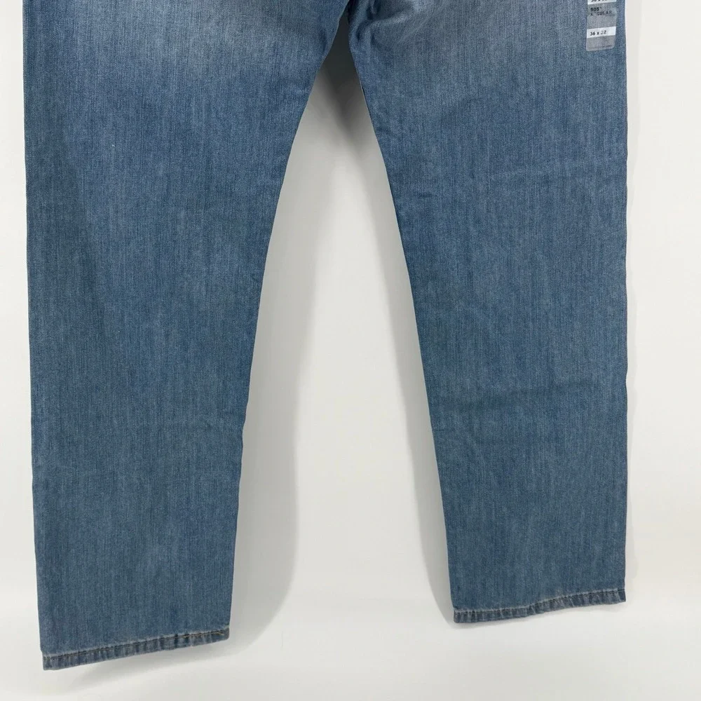 Levis 505 Regular Fit Jeans Mens 36x32 Medium Wash Blue Straight Leg Denim NEW